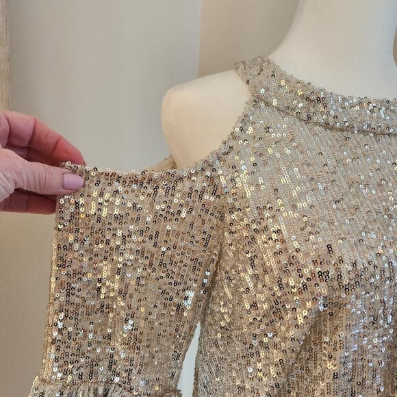 CECE CHAMPAGNE SEQUIN COLD SHOULDER BLOUSE - EUC - XS - Picture 8 of 10